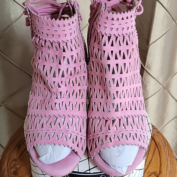 VGUC- Jeffrey Campbell ‘Ottawa’ Sandal - Picture 5 of 9